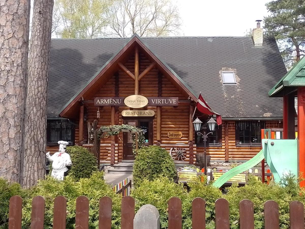House, Garden & Sauna. Free Parking. Train Stop-200 M. Sea-1 Km. Jūrkalne المظهر الخارجي الصورة