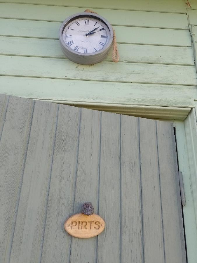 House, Garden & Sauna. Free Parking. Train Stop-200 M. Sea-1 Km. Jūrkalne المظهر الخارجي الصورة